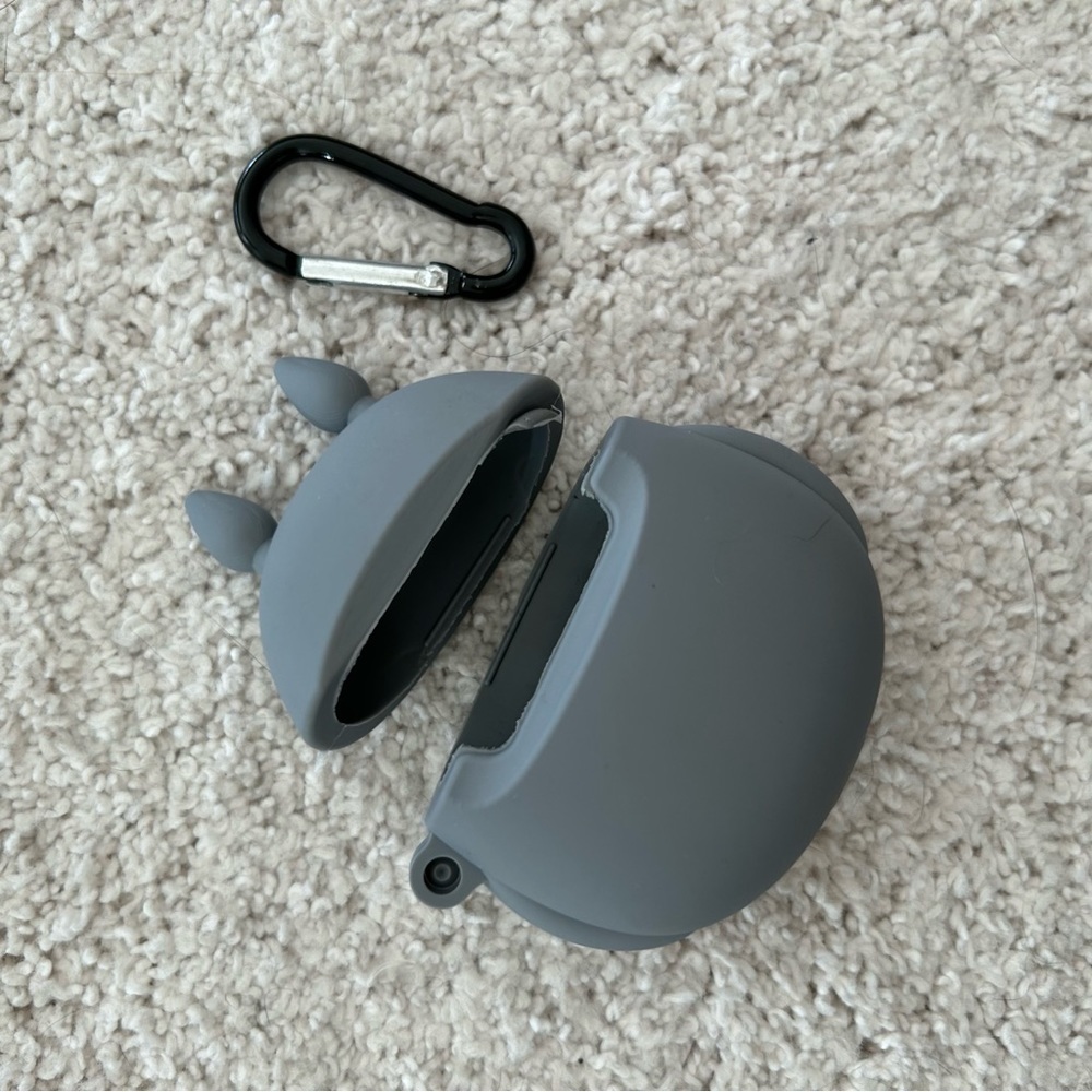 AirPod Gen 1/2 Protective Case - Picture 4 of 10